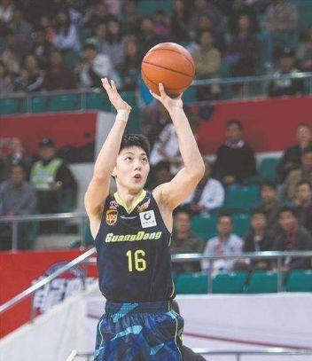  广东宏远末节发力，战胜新疆稳固联赛榜首