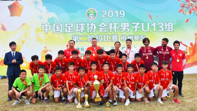  新秀锋芒毕露全场，未来之星闪耀联赛舞台