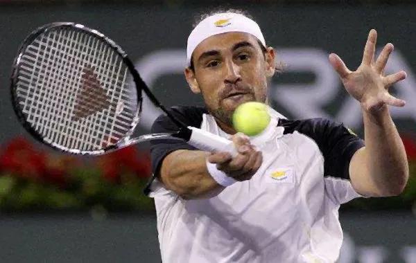  费德勒退役告别战引全场泪目