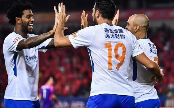  莱巴金娜发球上网战术制霸赛场