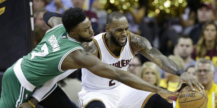  杰伦布朗强势发挥凯尔特人力克篮网